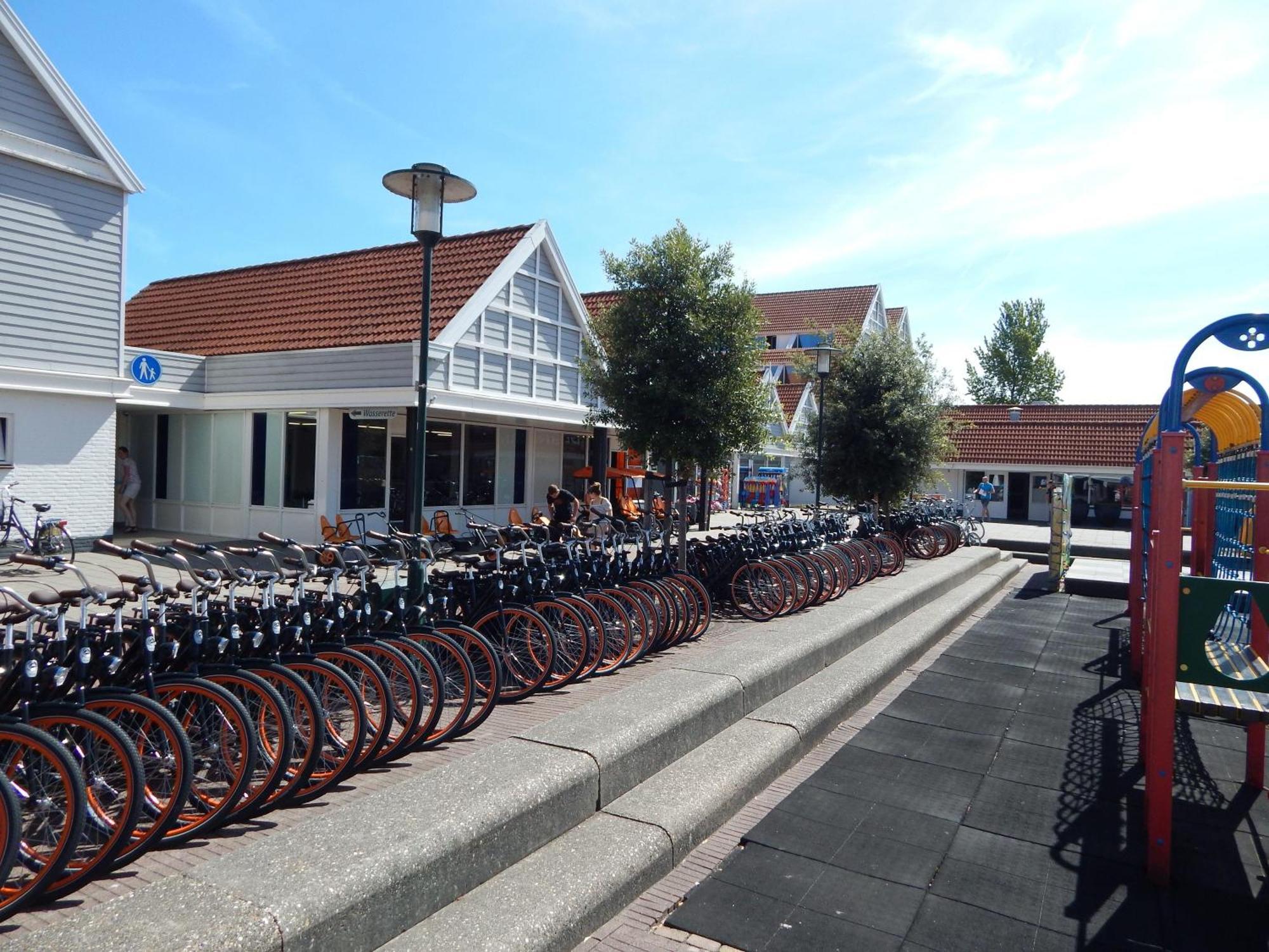 Wunderschoenes-Freistehendes-Ferienhaus-An-Der-See-Sauna-Strand-Yachthafen-Wlan Bruinisse Exterior photo