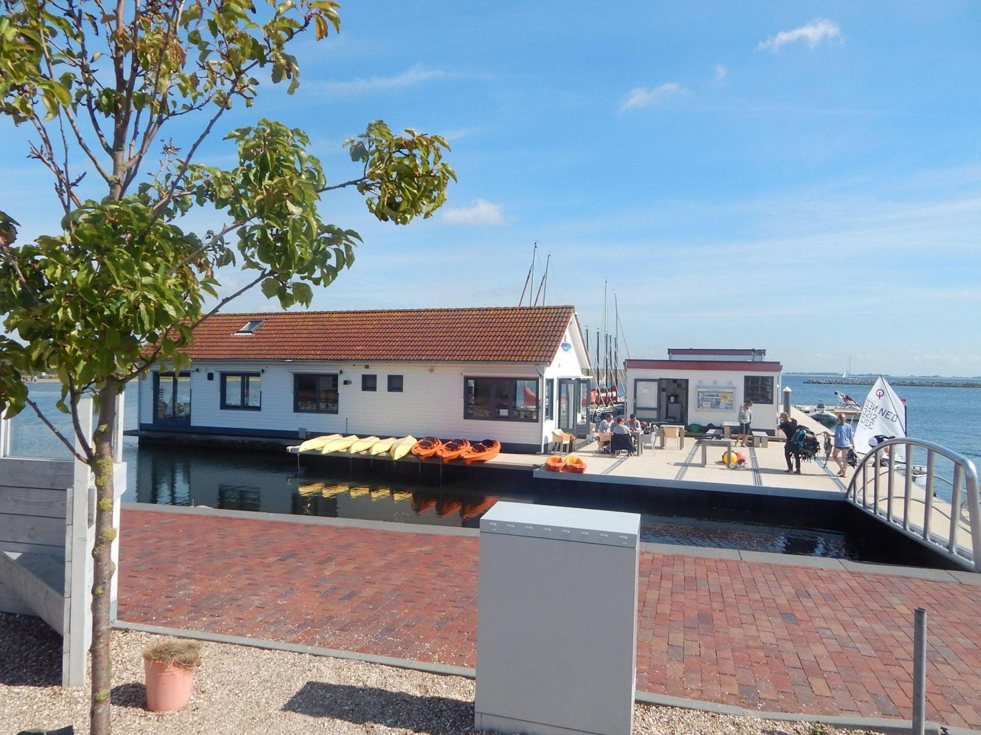 Wunderschoenes-Freistehendes-Ferienhaus-An-Der-See-Sauna-Strand-Yachthafen-Wlan Bruinisse Exterior photo