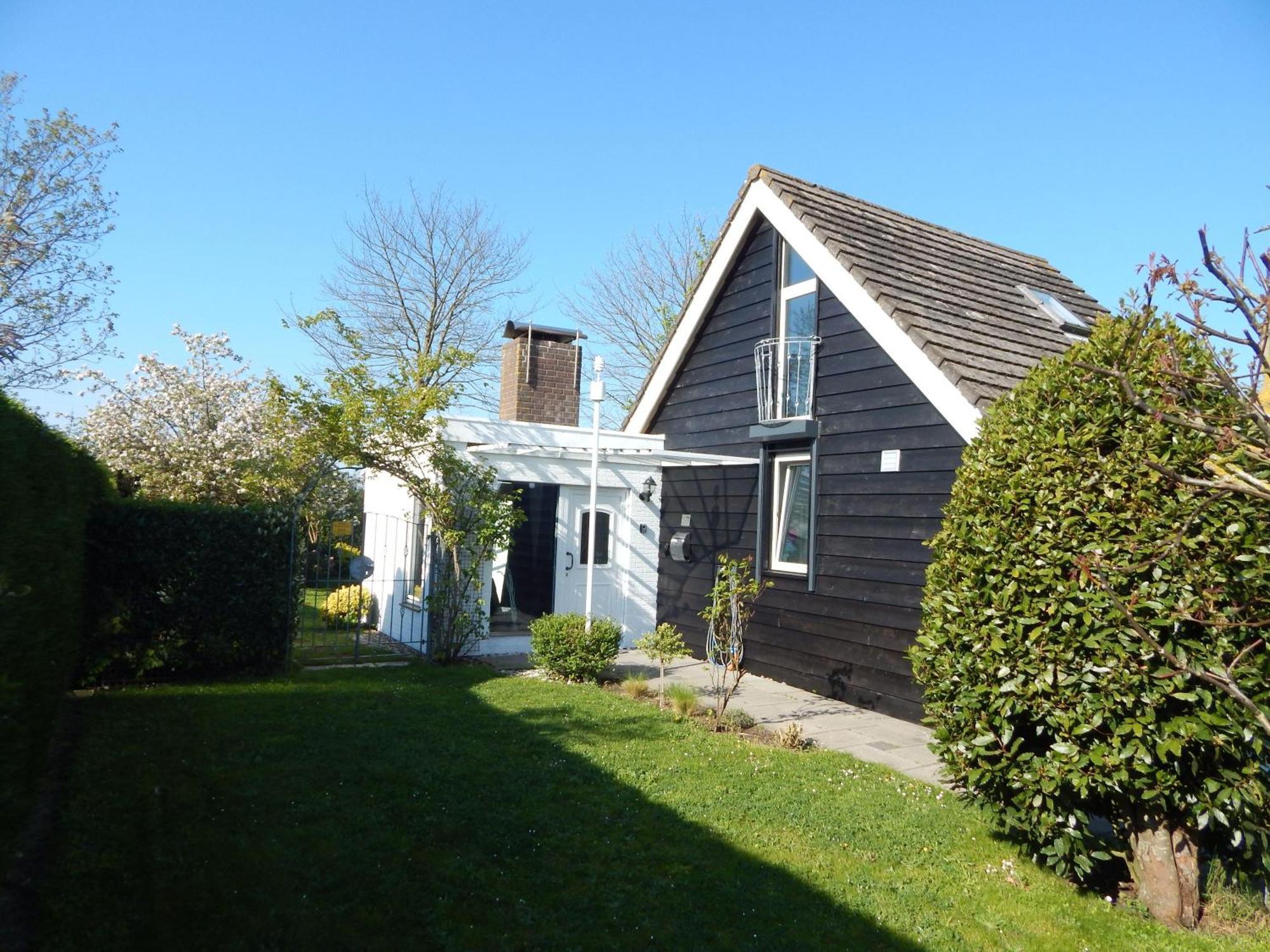Wunderschoenes-Freistehendes-Ferienhaus-An-Der-See-Sauna-Strand-Yachthafen-Wlan Bruinisse Exterior photo